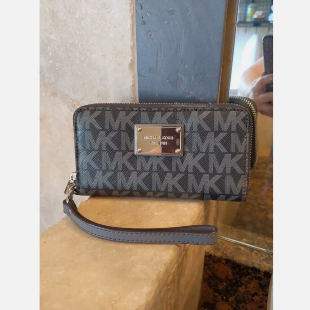 MICHAEL KORS Gray Saffiano Leather Zip Around Wallet Large Clutch 7x4